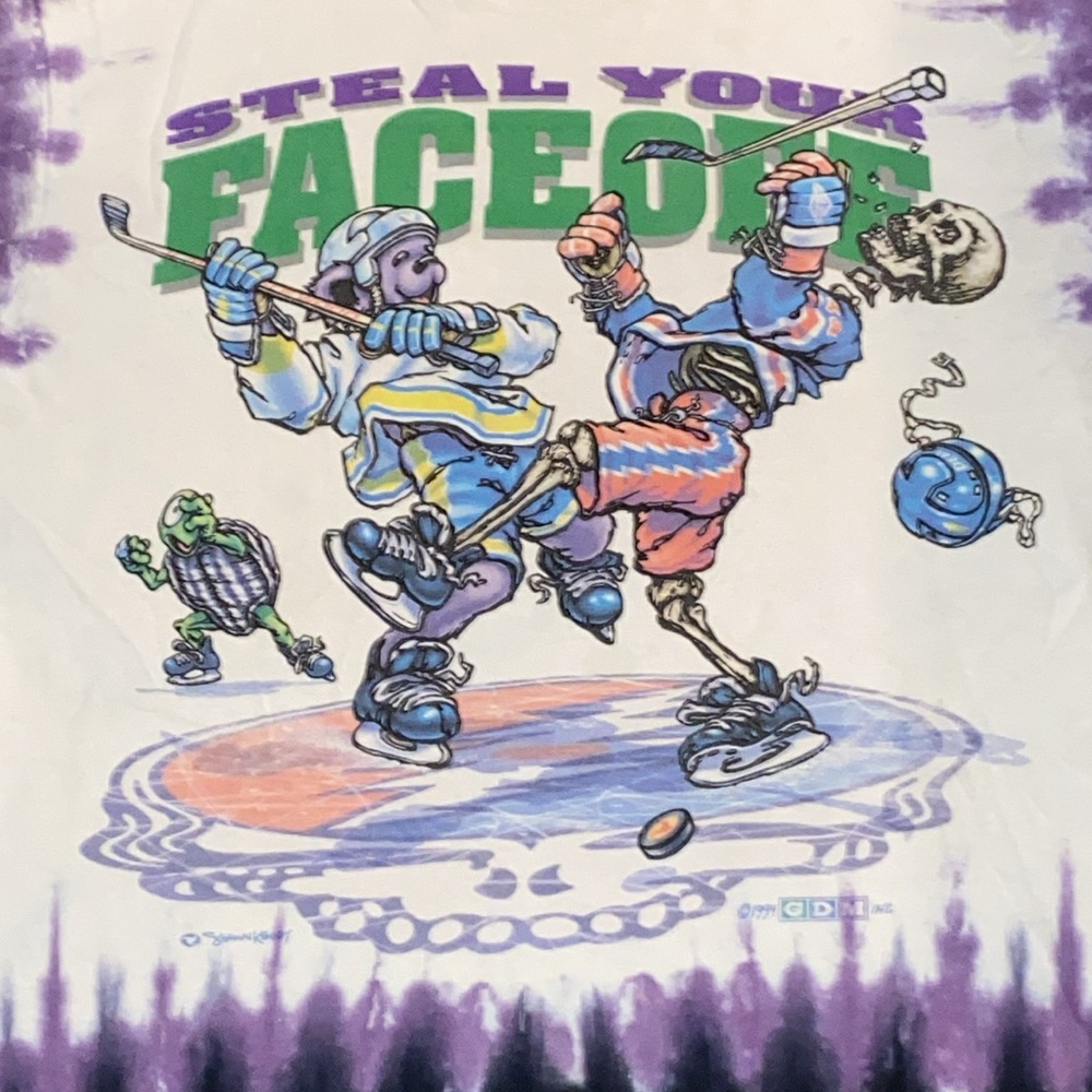Classic Liquid Blue Grateful Dead Steal Your Faceoff Tie Dye. M.  21 x 27 1/2